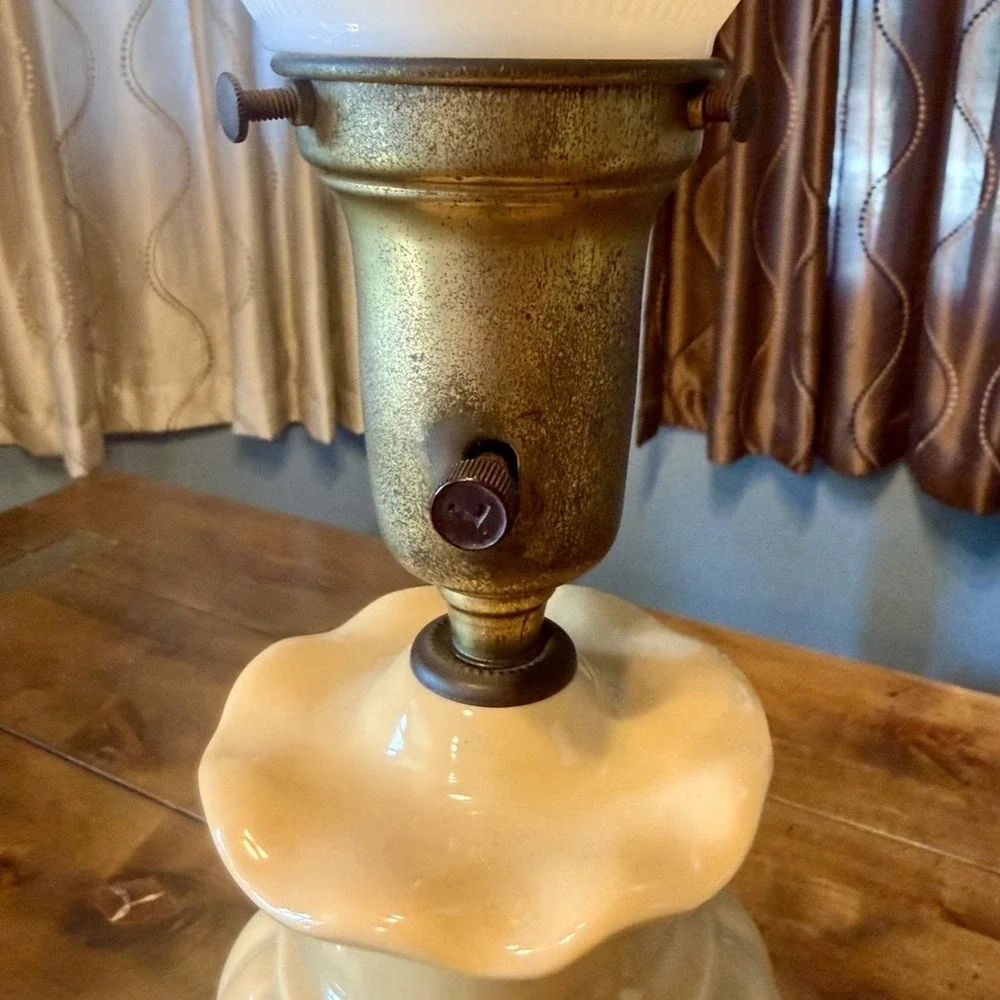 2pc VTG 40s MCM Art Deco Porcelain Milk Glass Urn Boudoir Vanity Lamps WORK!